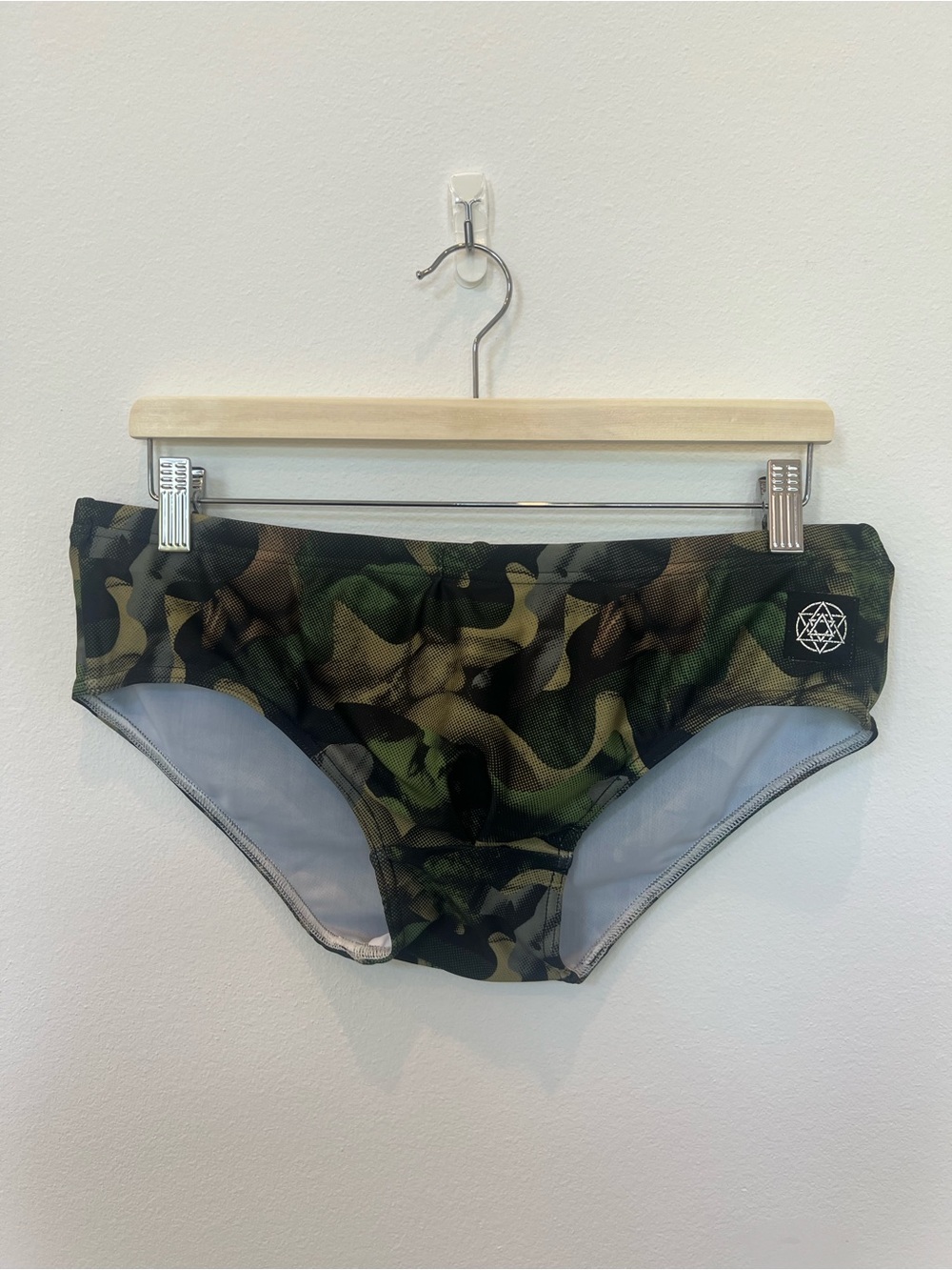 Men’s Lockwood51 Size XL Graphic Camo Swim Brief / Speedo